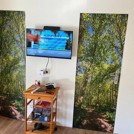 Carogruen-gemuetlich-sonnig-kueche-bad-ruhe-garten-parken-pool-wlan Apartment Erfurt