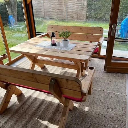 Carogruen In Erfurt-gemuetlich-sonnig-kueche-bad-garten-parken-pool-sauna-wlan *