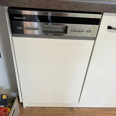 Apartamento Erfurt-gemuetlich-sonnig-kueche-bad-garten-parken-pool-sauna-wlan-carogruen *