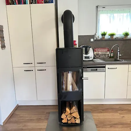 Carogruen In Erfurt-gemuetlich-sonnig-kueche-bad-garten-parken-pool-sauna-wlan Apartament Erfurt