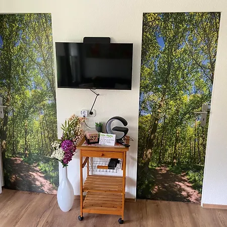 Waldpeter Bei Carogruen In Erfurt-gemuetlich-sonnig-garten-parken-pool-sauna-wlan *