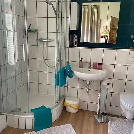 Carogruen In Erfurt-gemuetlich-sonnig-kueche-bad-garten-parken-pool-sauna-wlan *