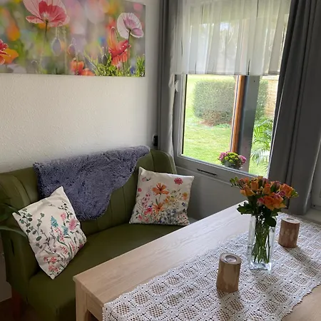 Carogruen In Erfurt-gemuetlich-sonnig-kueche-bad-garten-parken-pool-sauna-wlan