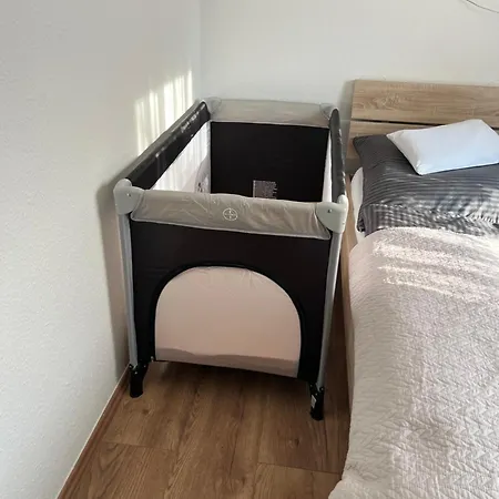 Carogruen In Erfurt-gemuetlich-sonnig-kueche-bad-garten-parken-pool-sauna-wlan Apartament *