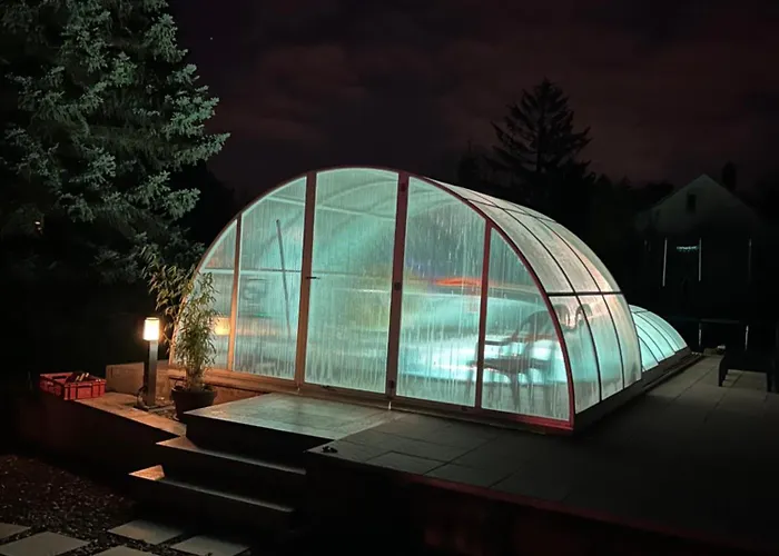 Apartment In Erfurt-gemütlich-sonnig-küche-bad-garten-parken-pool-sauna-wlan-carogrün