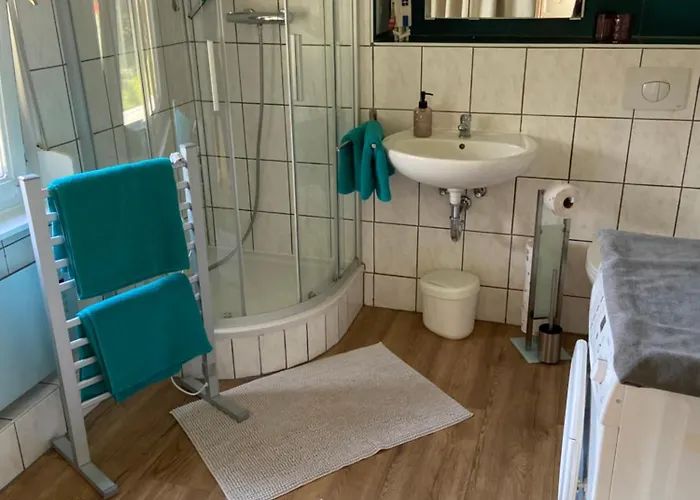 Carogruen In Erfurt-gemuetlich-sonnig-kueche-bad-garten-parken-pool-sauna-wlan