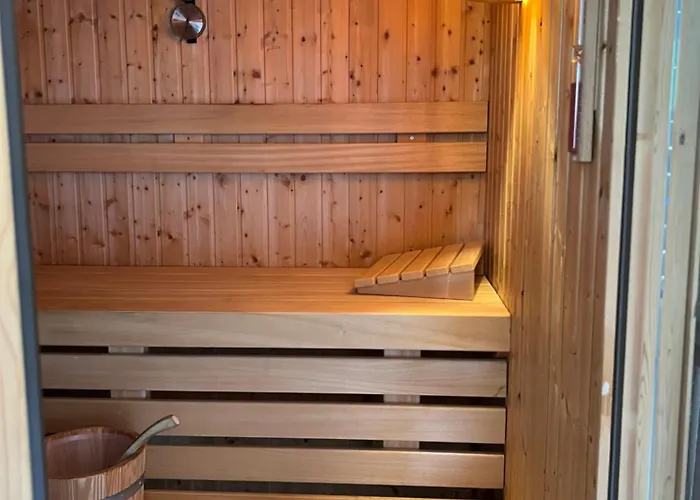 公寓 Carogruen In Erfurt-gemuetlich-sonnig-kueche-bad-garten-parken-pool-sauna-wlan