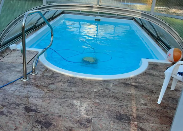 In Erfurt-gemütlich-sonnig-küche-bad-garten-parken-pool-sauna-wlan-carogrün *