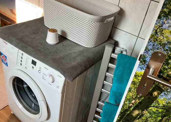 Apartment In Erfurt-gemütlich-sonnig-küche-bad-garten-parken-pool-sauna-wlan-carogrün Erfurt